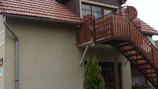 Sziszi Apartman Balatonszárszó (1)