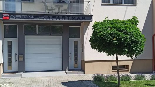 Partner Apartmanház Eger (1)