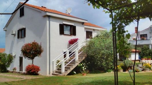 Apartmanok Parkolóhellyel Njivice, Krk - 14932 Njivice (1)