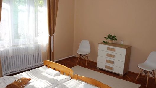 Kata Lak Apartman Püspökladány (1)