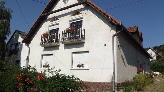 Szilvia Apartman Szigliget (1)