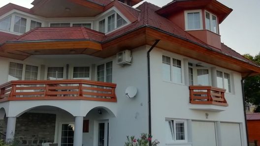 Villa Kolics Apartman Hévíz (1)
