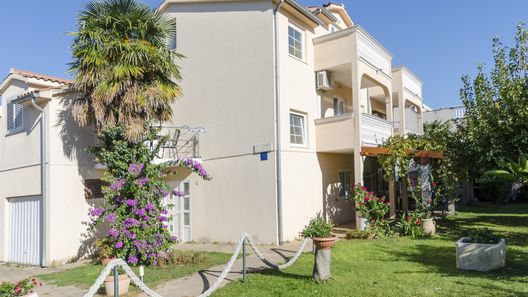 Apartments Sweet garden Vodice (1)