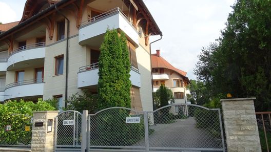 Napsugár 2 Apartman Balatonlelle (1)