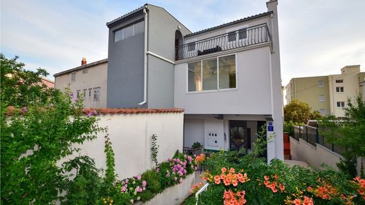 Apartman Pet Makarska (1)