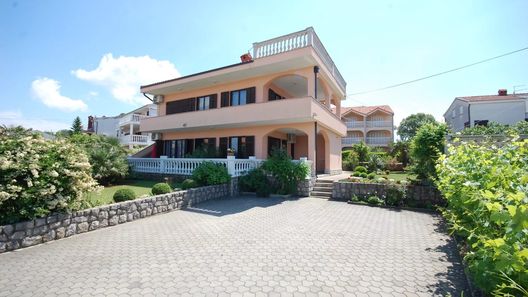 Apartments Fugosic Njivice Krk (1)