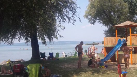 Bánk Bán Apartman Balatonszemes (1)