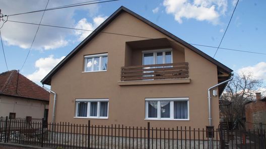 Pacsirta Apartman Gyula (1)