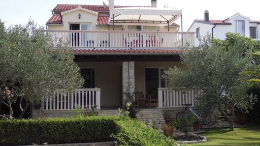 Apartmani Mali Dvori Srima (1)