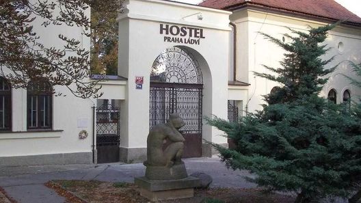 Hostel Praha Ládví (1)