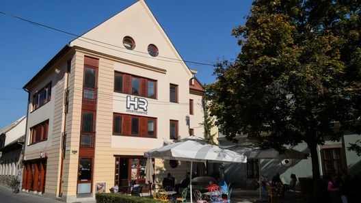 HR Apartmanház Eger**** (1)