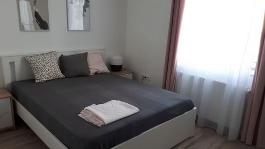 Luxury City Central Wellness Apartman Pécs (1)