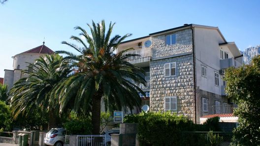 Apartmanok Parkolóhellyel Makarska - 16521 (1)