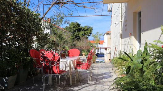 Apartmanok Parkolóhellyel Supetar, Brac - 16656 Supetar (1)