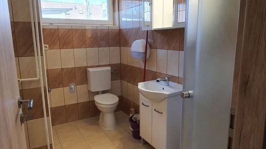 Családias Apartman Gyál  (1)