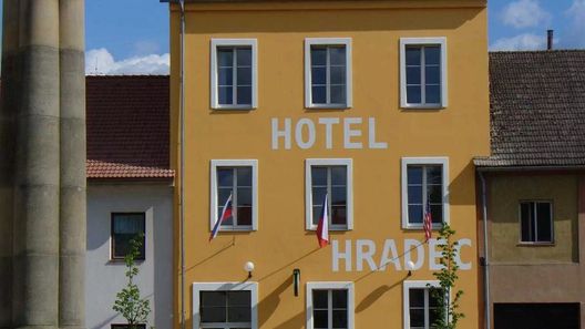 Hotel Hradec Mlázovice (1)