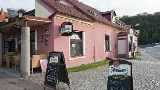 Restaurant-Pension L-Club Hluboká nad Vltavou (1)
