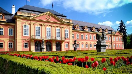 Hotel Zámek Dobříš (1)