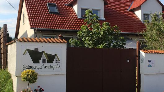 Galagonya Ház Apartman Tata (1)