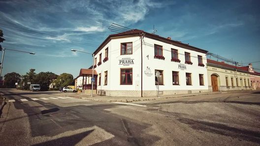 Restaurace a Penzion Praha Dolní Dunajovice (1)