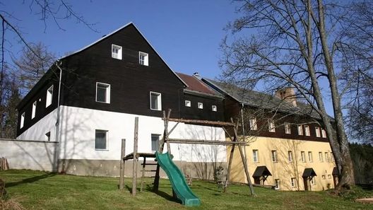 Schwarzenberská myslivna Buk (1)