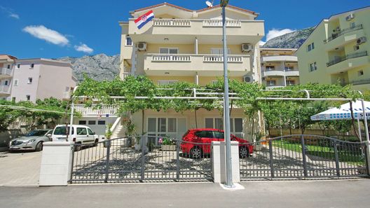 Apartmanok Parkolóhellyel Makarska - 14667 (1)