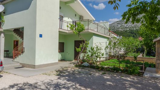 Apartments Sklopina Starigrad Paklenica (1)