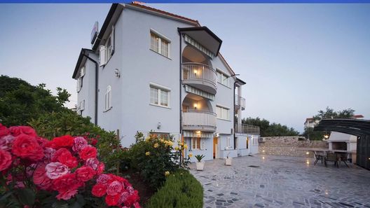 Apartments Delight Okrug Gornji (1)