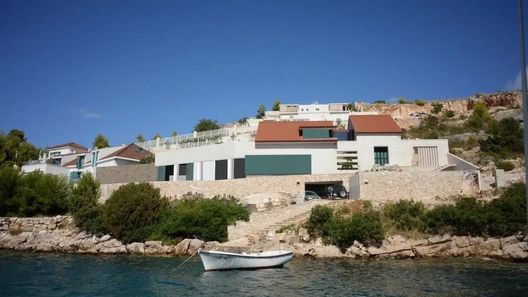 Luxury Villa Charme Milna (1)