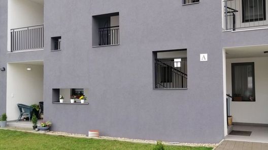 Green-leaf Apartman Eger (1)