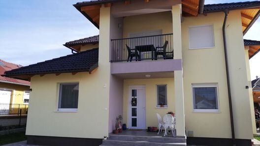 Villa Katalino Apartman Gyenesdiás (1)