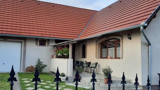 Hurrá nyaralunk Apartmanház Balatonboglár (1)