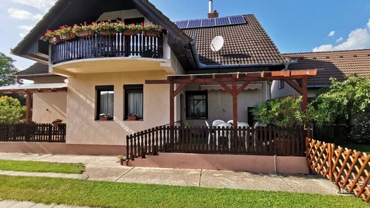 Erika Klímás Apartman Balatonkeresztúr (1)