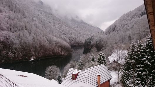 Cabana Tarnița 2 Mărișel (1)