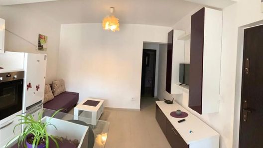 Purple Luxury Apartment Iași (1)