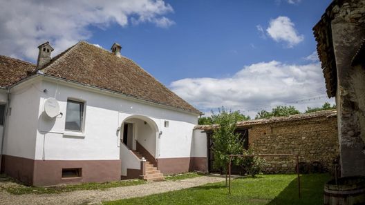 Casa din Bărcuț (1)