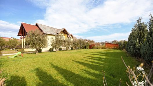 Orchard Villa Brașov (1)