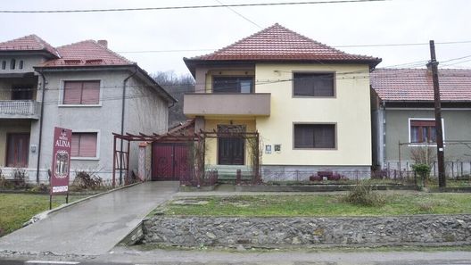 Casa de vacanță Alina Eșelnița (1)