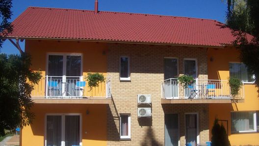 Damjanich Apartmanház Siófok (1)