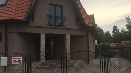 Hunor Jázminvirág Apartman Balatonlelle (1)