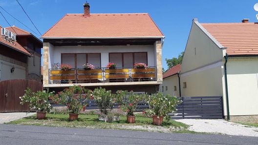 Öt Leander Apartman Keszthely (1)