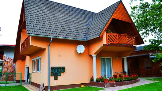 Bubu Apartmanok Balatonboglár (1)