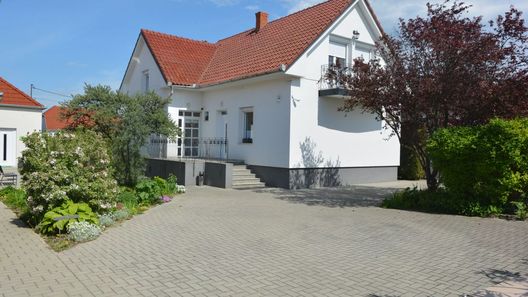 Csenár Apartman Hegykő (1)