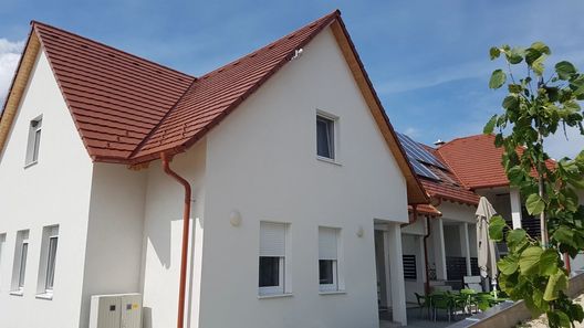 Domb Apartman Sukoró (1)