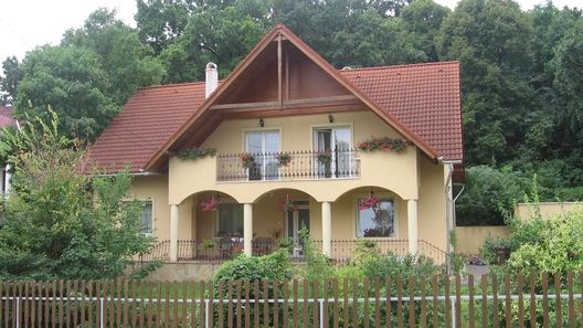 Fanni Apartman Balatonalmádi (1)