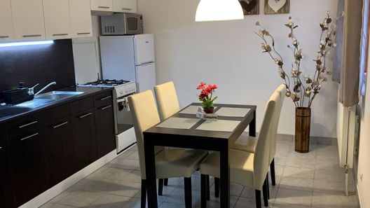 Várlak Apartman Dinnyés (1)