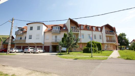 Maya Kölcsey Apartman Hajdúszoboszló (1)