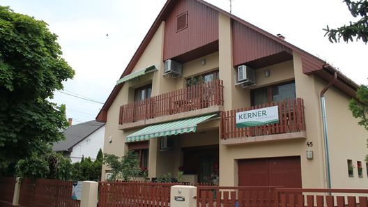 Kerner Apartmanok Siófok (1)