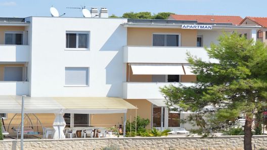 Apartments Korenika Brodarica Šibenik (1)