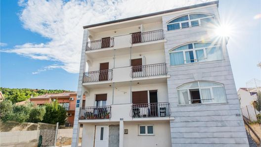 Apartman Slatine - CDC527 (1)